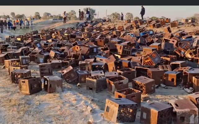 Truck transporting Beer get accident at onyaanya