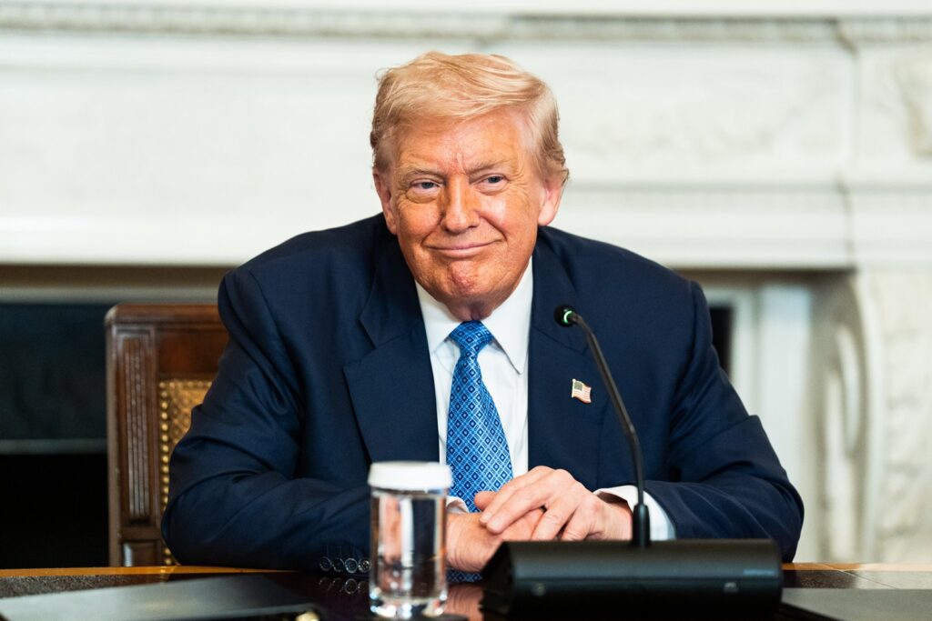 Minnesota on Edge After Reports Trump Called Somalis “Garbage” and Said They “Stink” 1 Minnesota on Edge After Reports Trump Called Somalis “Garbage” and Said They “Stink”