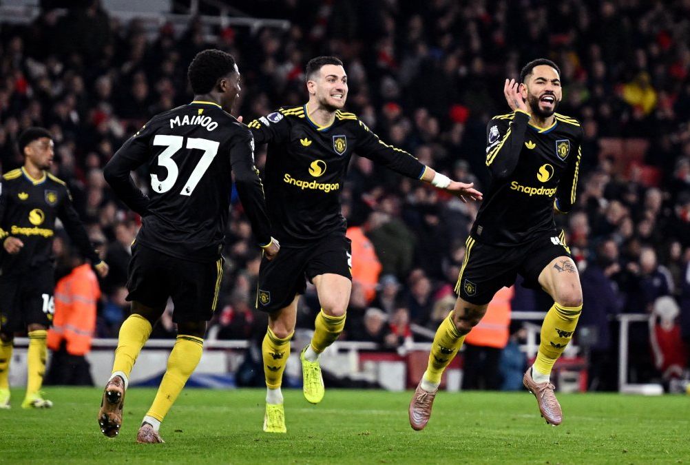 Manchester United Beat Arsenal 3–2 in Exciting Premier League Match 1 Manchester United Beat Arsenal 3–2 in Exciting Premier League Match