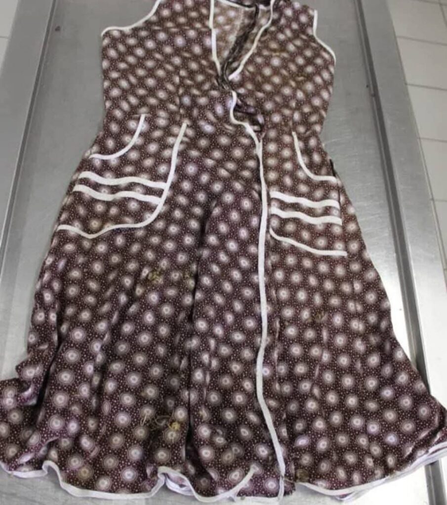 1000221104