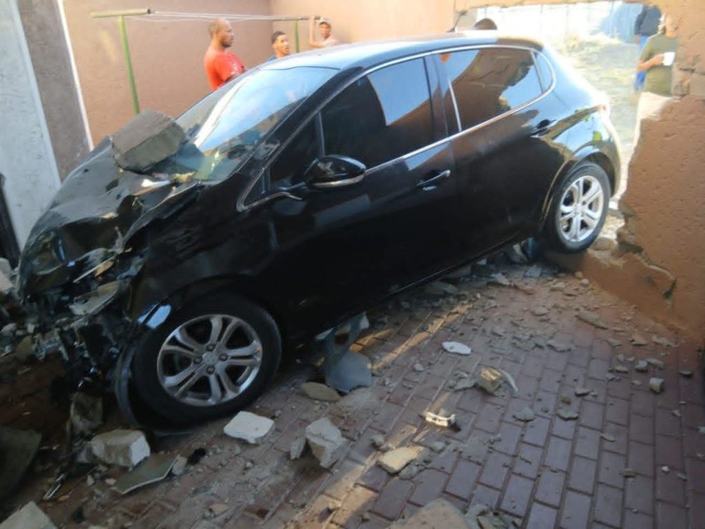 Vehicle Crashes Into House Yard in Early Morning Accident 1 FB IMG 1774078943625