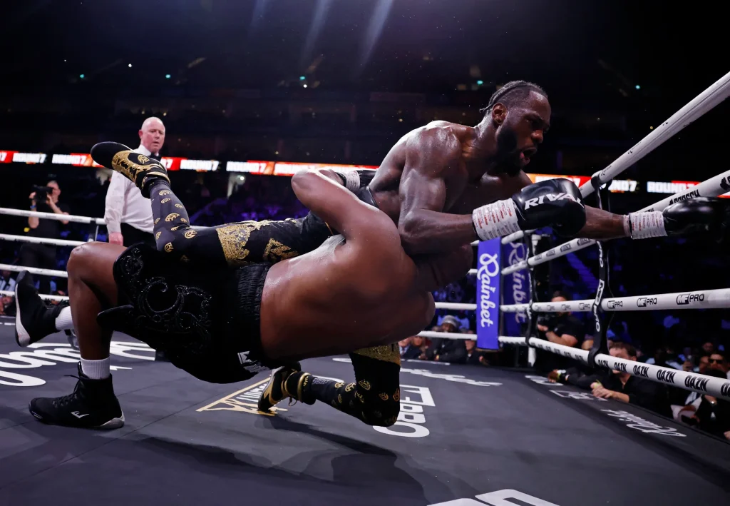 Wilder Edges Chisora in Thrilling Fight Full of Knockdowns 2 Wilder