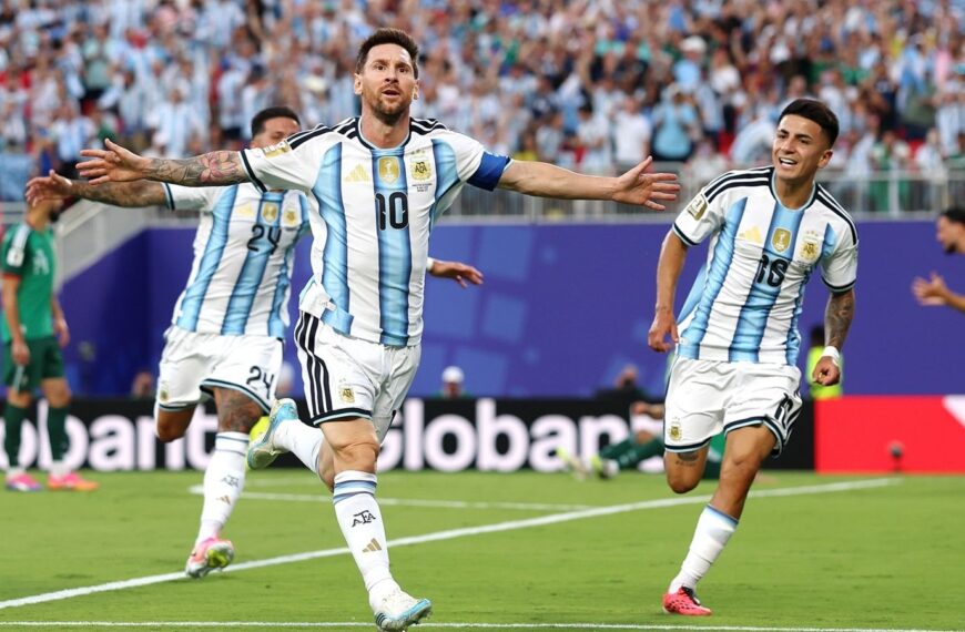 The Updated World 3 Messi Makes History with World Cup Hat-Trick as Argentina Cruise Past Algeria