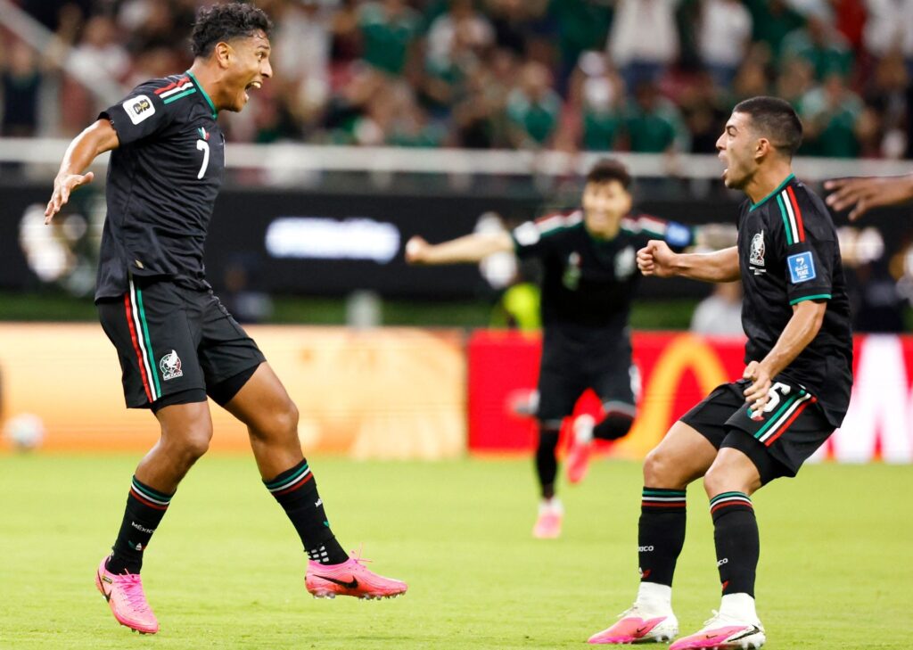 Mexico Book Round of 32 Spot with Victory Over South Korea 1 1001092121