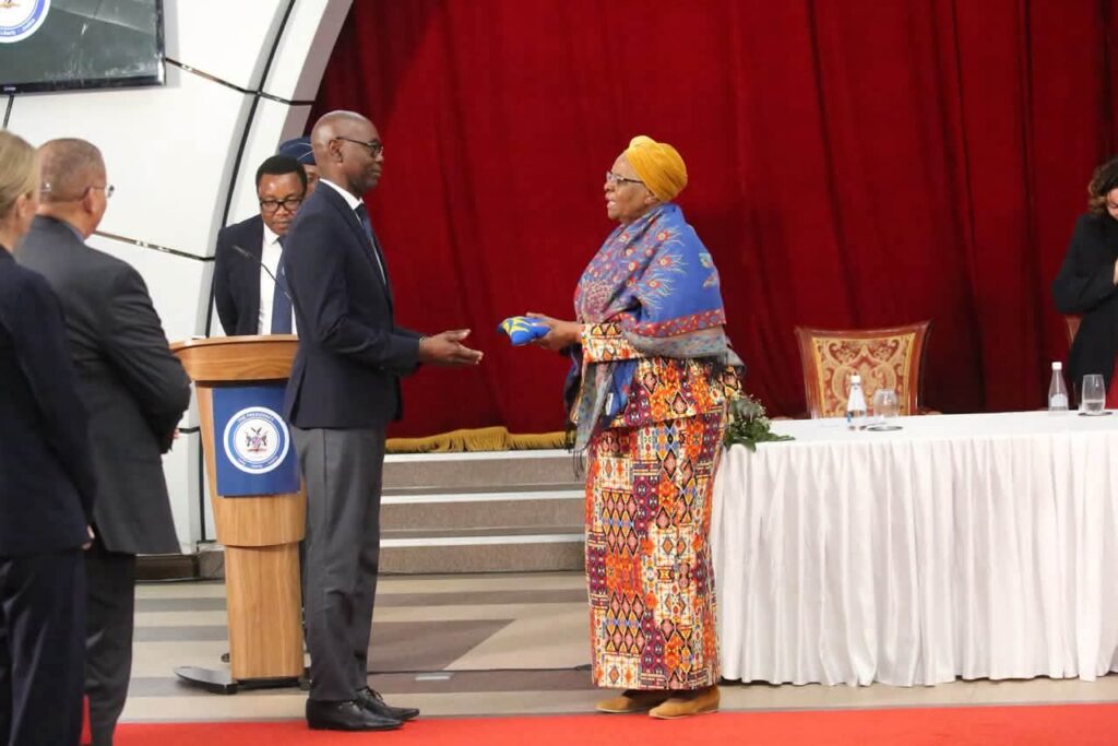 President Nandi-Ndaitwah hands over national flag to Team Namibia ahead of Commonwealth Games 1 1000039796