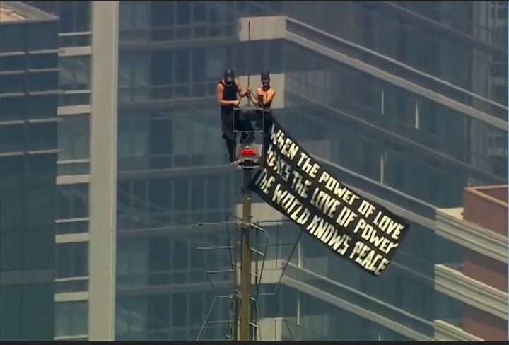 The Updated World 6 Couple arrested after staging dramatic ‘engagement’ stunt on top of the Empire State Building