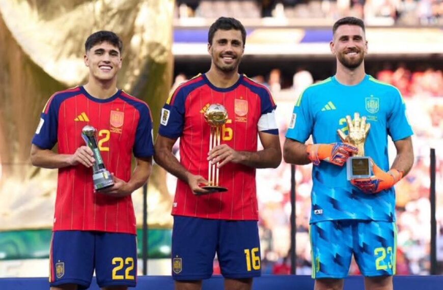 Spain's Pau Cubarsí, Rodri and Unai Simón pose with their individual awards after being named Young Player of the Tournament, Player of the Tournament and Golden Glove winner respectively at the 2026 FIFA World Cup