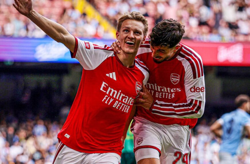 Arsenal Thrash Manchester City 3-0 to Lift Community Shield