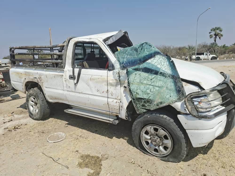 Woman Succumbs to Injuries After Bakkie Carrying 16 Passengers Overturns 8 1001343505