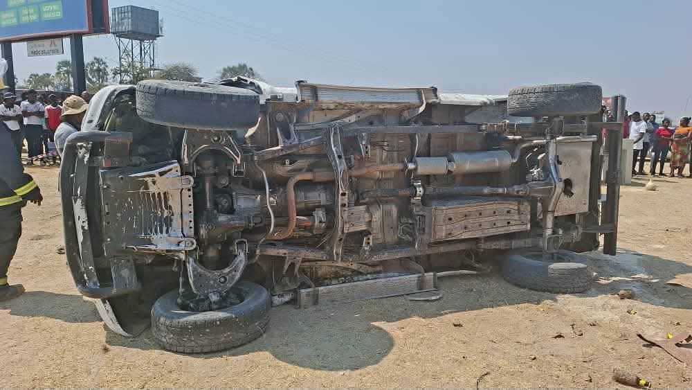 Woman Succumbs to Injuries After Bakkie Carrying 16 Passengers Overturns 7 Bakkiethat overturned | Picture Contributed