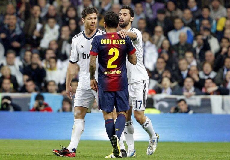 Alonso and Arbeloa Set to Stand on Opposite Touchlines as Former Teammates Meet in Premier League Debut 8 Alonso