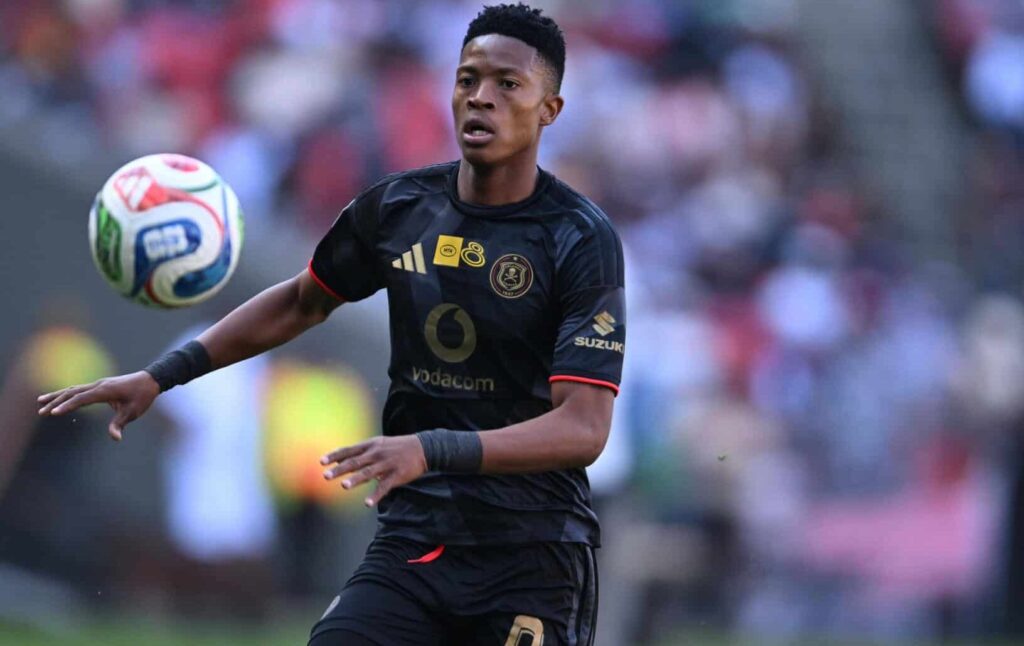 Mbuthuma scores brace as Orlando Pirates extend lead at the top 7 Yanela Mbuthuma